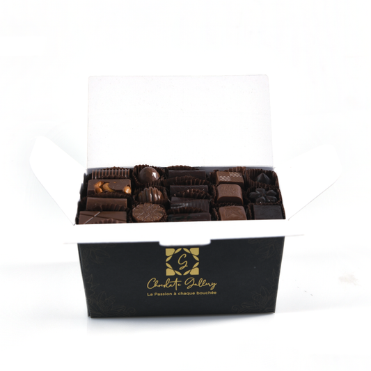 Ballotin de Bonbons Chocolat — fond blanc