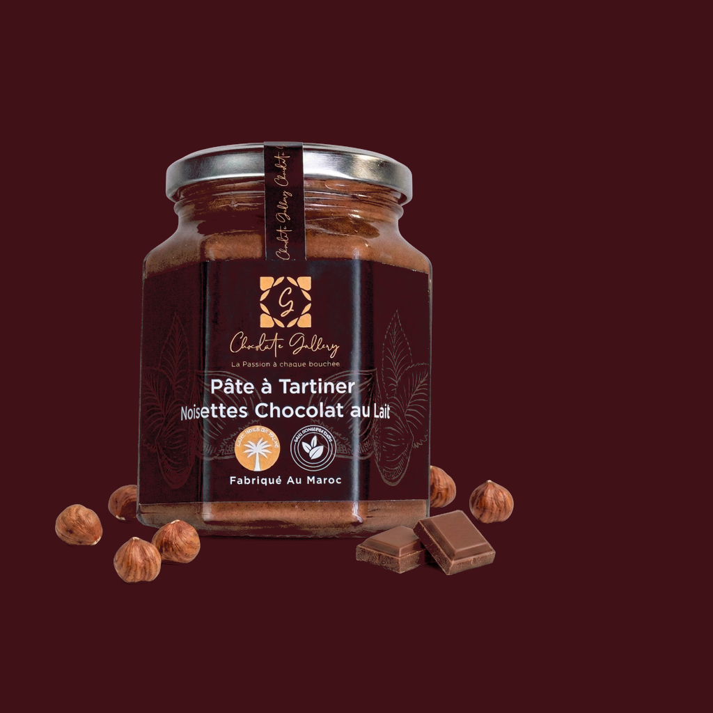 Pâte à Tartiner Noisettes Chocolat au Lait — fond bordeaux