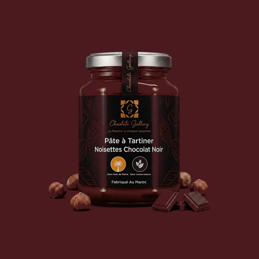 Pâte à Tartiner Noisettes Chocolat Noir — fond bordeaux
